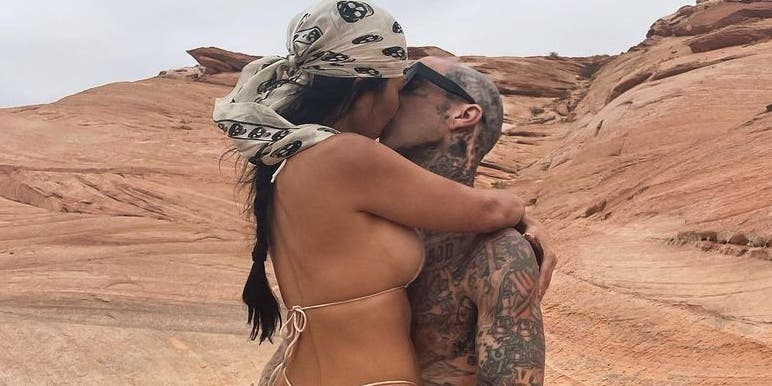 The Kardashians Are in "Shock" Over How "Obsessed" Kourtney Is With Travis Barker 1 The Kardashians Are in "Shock" Over How "Obsessed" Kourtney Is With Travis Barker