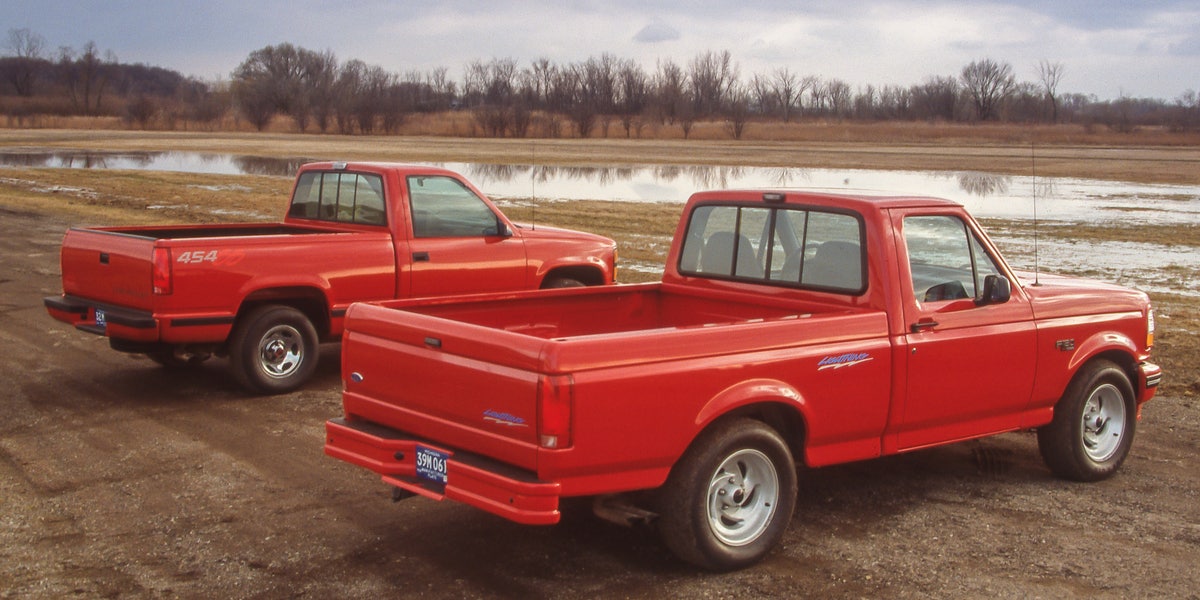 1993 Ford F-150 Lightning vs. Chevrolet 454SS Photos - NewsOpener 1993 Ford F-150 Lightning vs. Chevrolet 454SS Photos