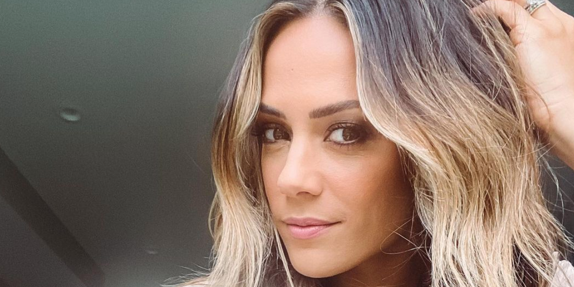 Jana Kramer Shows Off New Breast Implants in Topless Photo 1 Jana Kramer Shows Off New Breast Implants in Topless Photo
