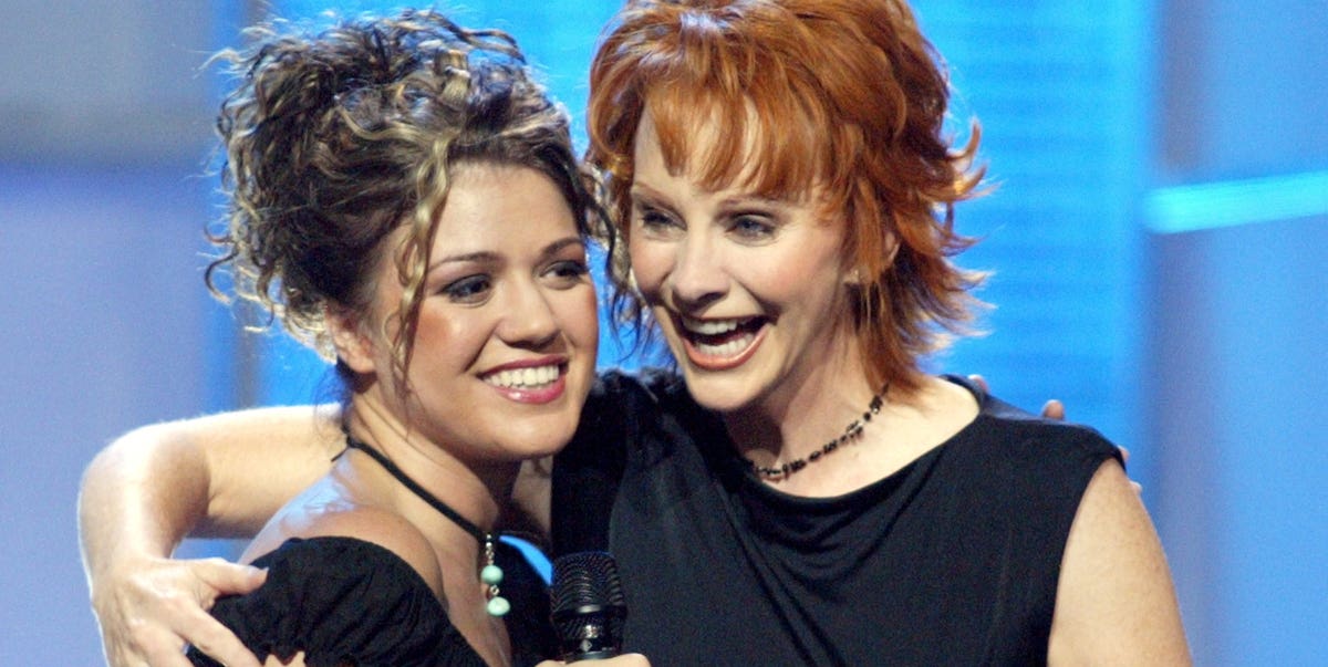 See Reba McEntire and Kelly Clarkson's First Duet on American Idol