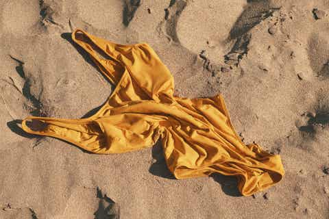 Everlane Is Finally Releasing Its First Swimwear Collection - ELLE.comeverlane-clara-balzary-6-1618488933 Everlane Is Finally Releasing Its First Swimwear Collection - ELLE.comeverlane-clara-balzary-6-1618488933