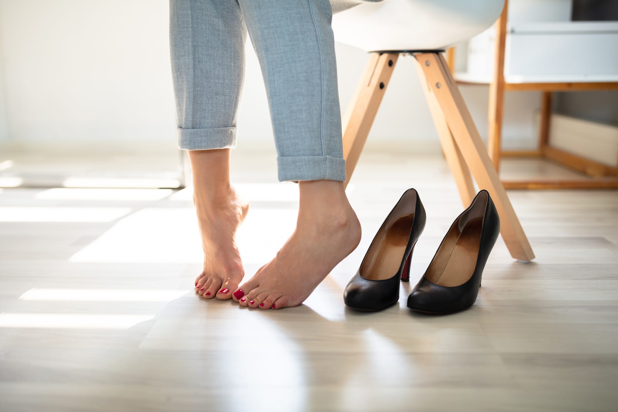 how-to-stop-shoes-from-smelling-hacks-to-get-rid-of-smelly-shoes