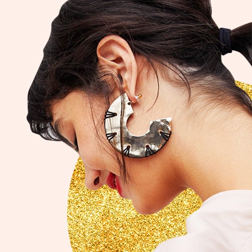 How To Wear Heavy Earrings Without Stretching Your Ear Lobes 4371