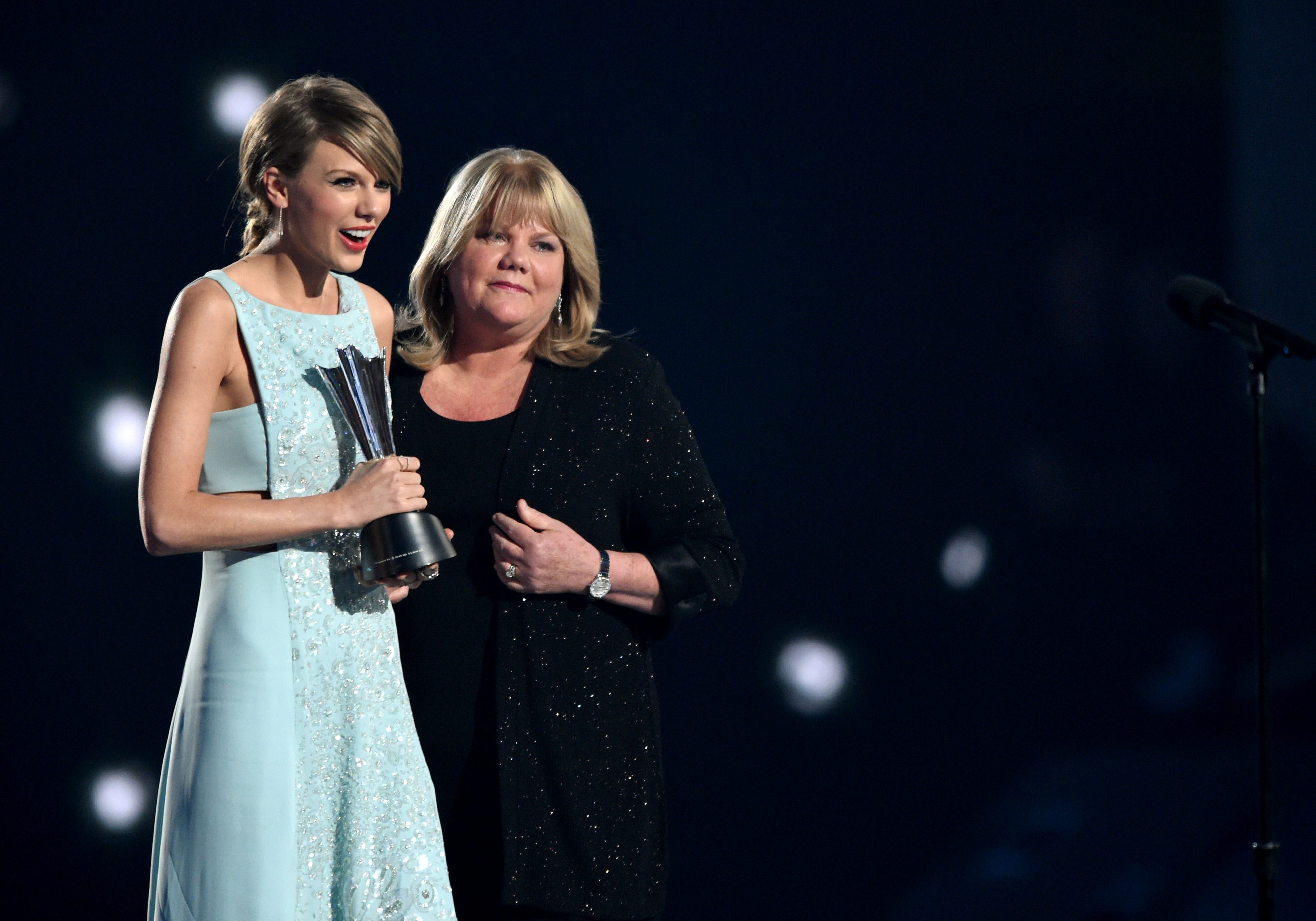 Taylor Swift's Mother Andrea Is Battling a Brain Tumor