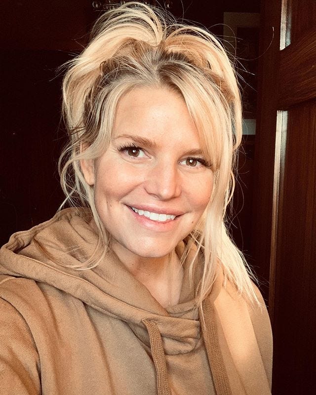 Jessica Simpson S Book Reveals Her Battle With Alcohol And Pill Addiction   Jessica Simpson 1579711452 