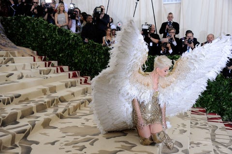 Funny Pictures from the 2018 Met Gala - Awkward Celebrity Moments