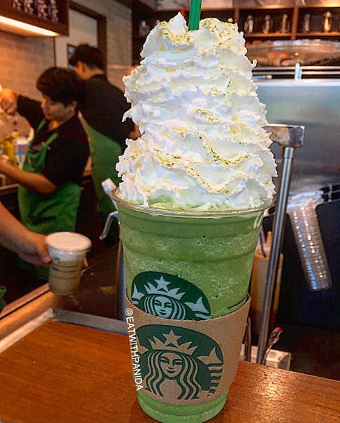 biggest-starbucks-frappuccino-ever-giant-starbucks-frappuccino