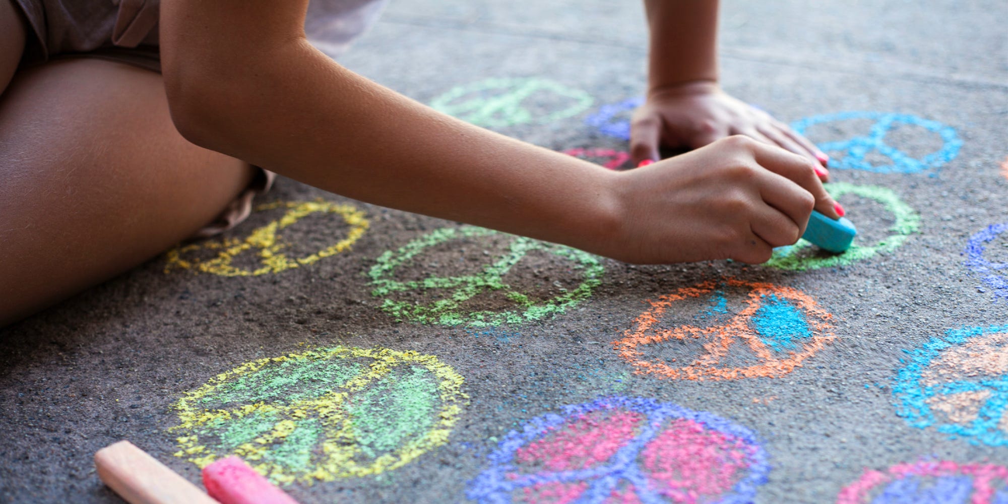 8 Best Sidewalk Chalk For Kids 2020 Colorful Sidewalk Chalk   Sidewalk Chalk 1523975386 