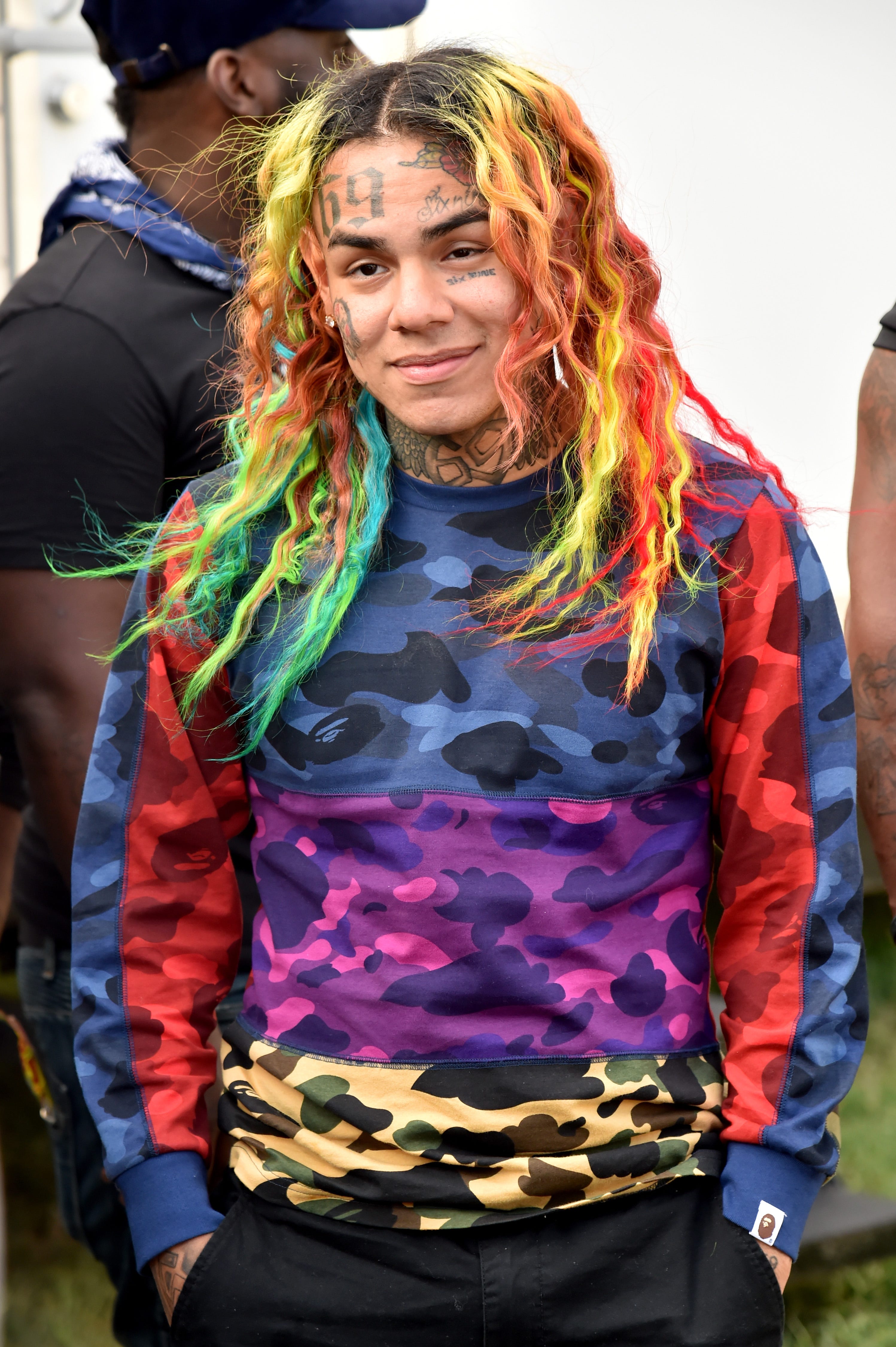 Tekashi 6ix9ine Is Being Sued By Fashion Nova For 2 25 Million