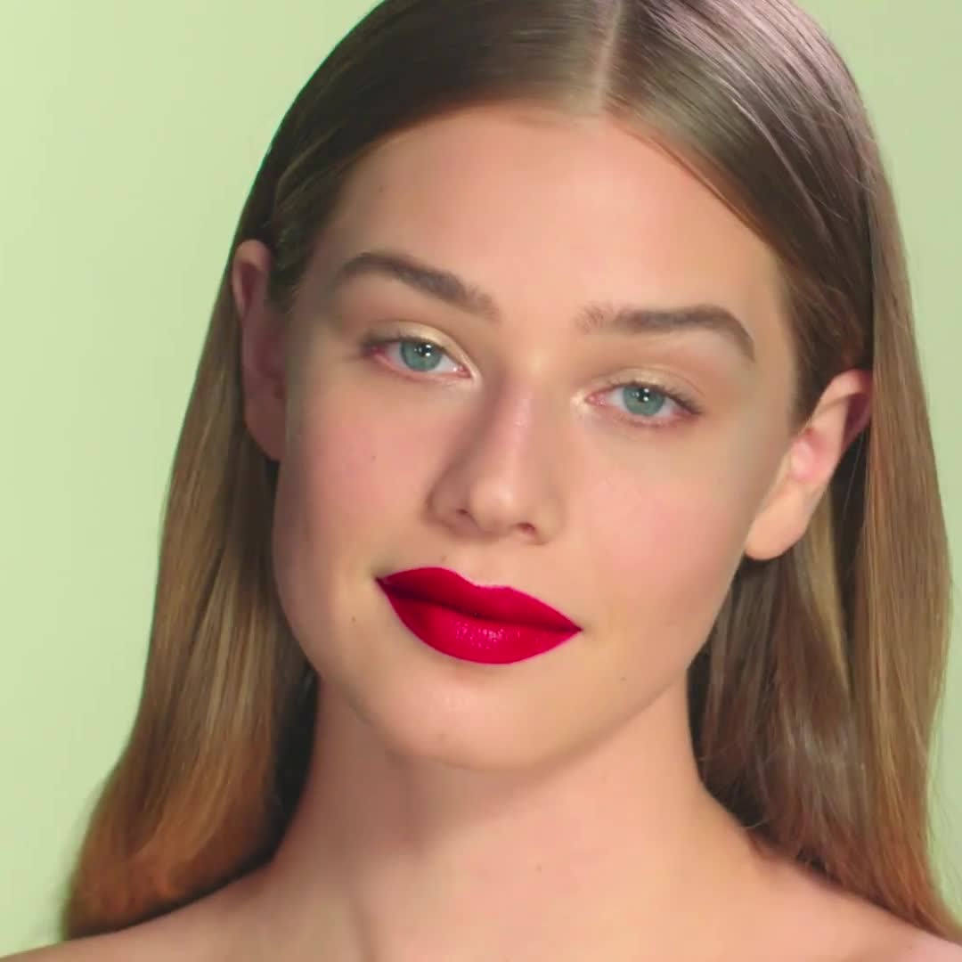 How to Apply Lipstick - How to Get the Perfect Red Lip