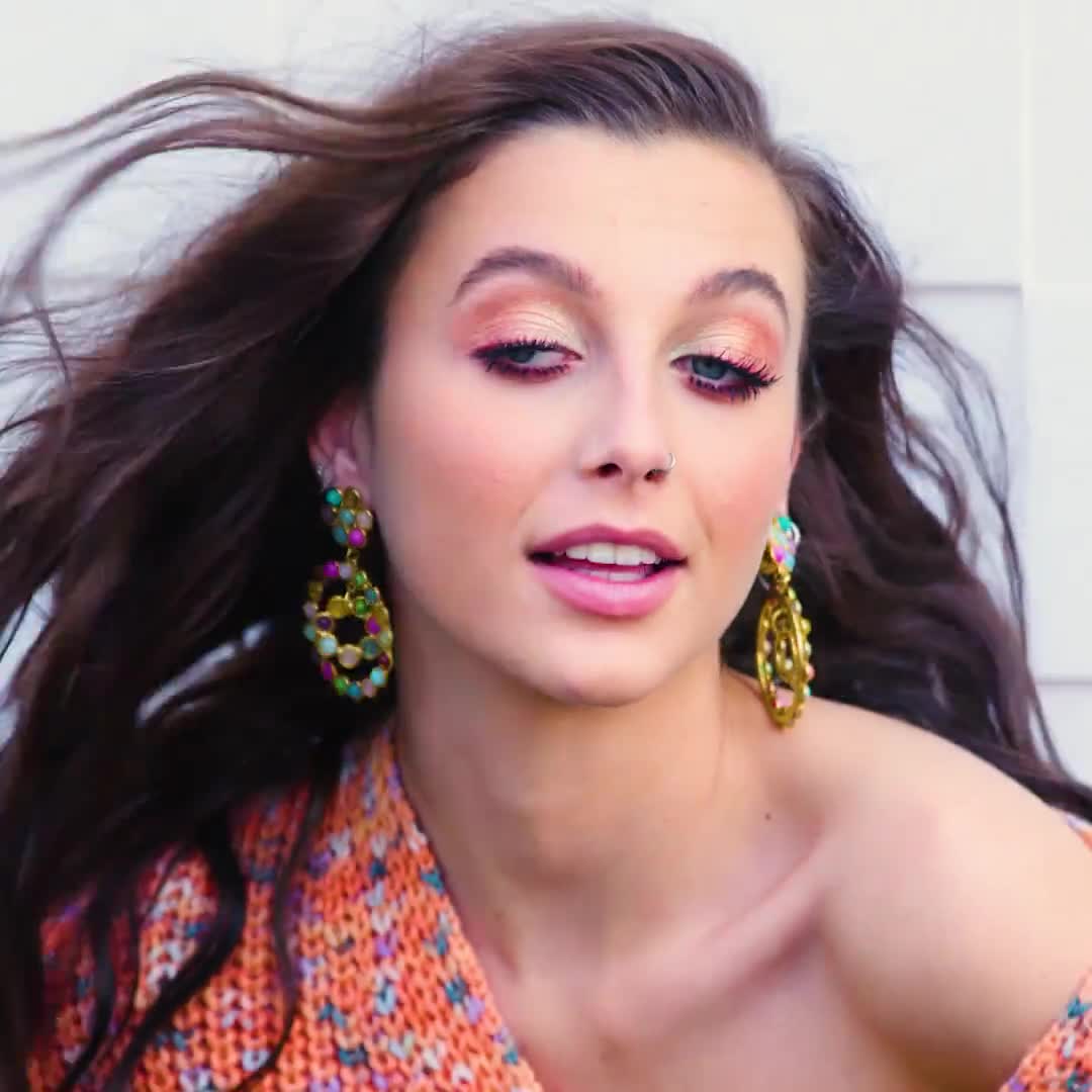 Cosmopolitan UK on X: Say hi to our September cover star, Emma Chamberlain!  Over 10 million  subscribers later, she is one of the internet's  most powerful people. How did she become
