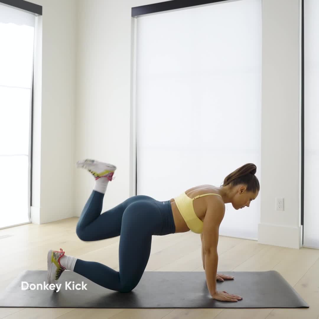 Kelsey Wells' Pregnancy Workout Trains Strength And Mobility