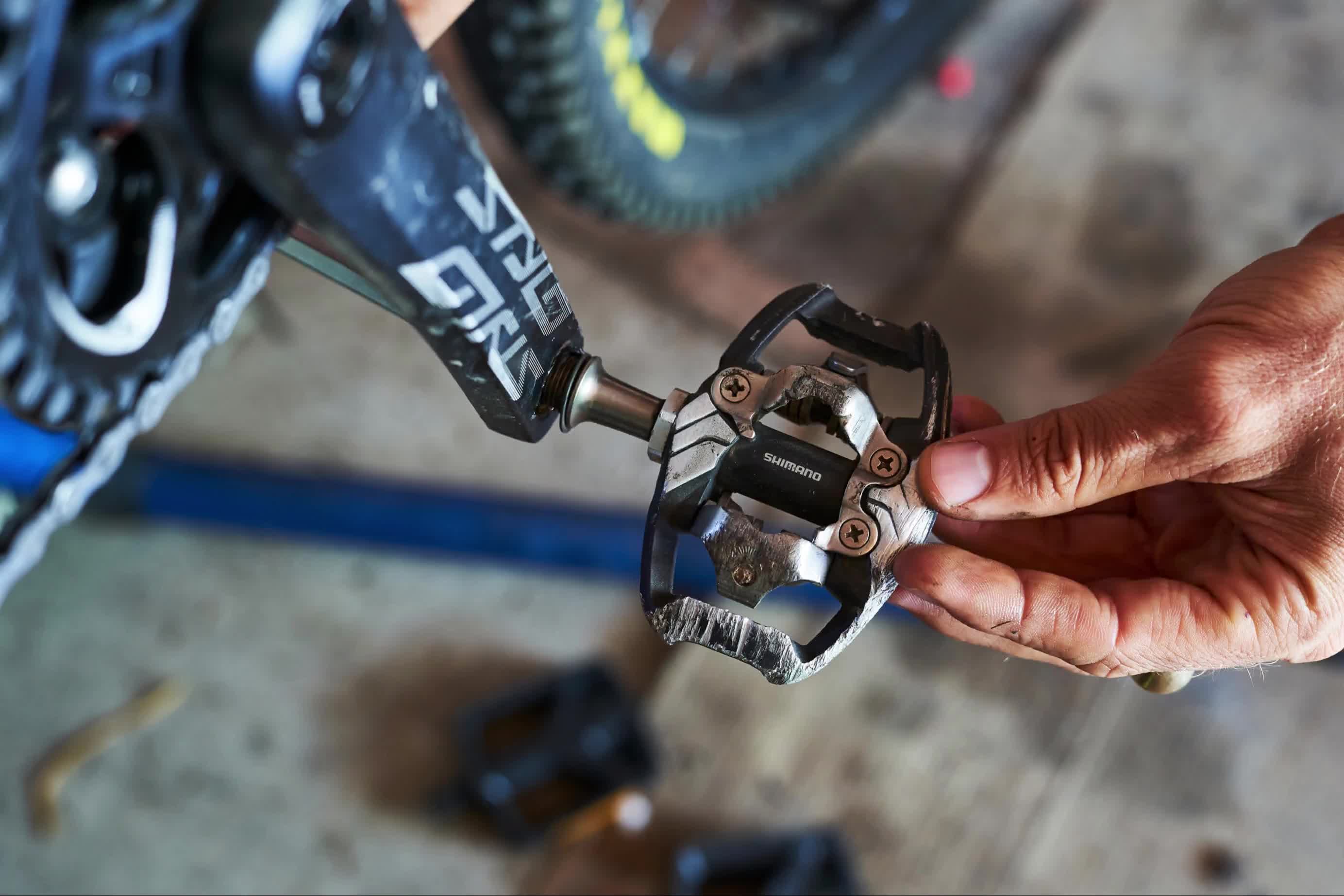 ijsje schild Lucht How to Install Clipless Pedals | Guide to Clipless Bike Pedals