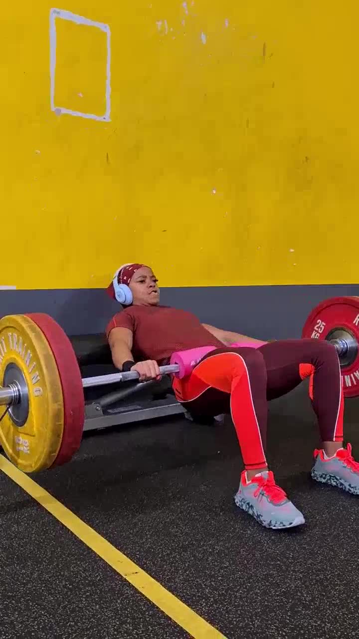 Barbell one-leg hip thrust exercise instructions and video
