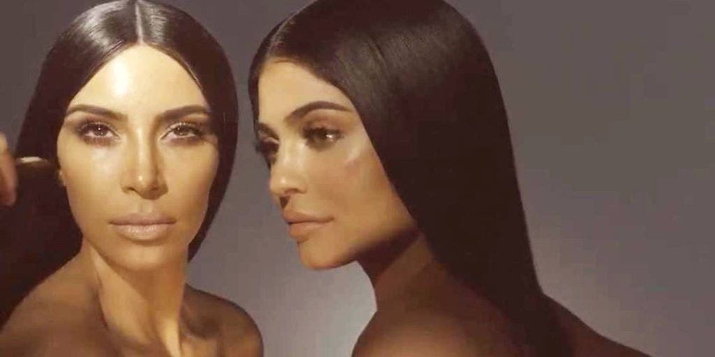 Kim Kardashian And Kylie Jenner Twins Kardashian Style 0966