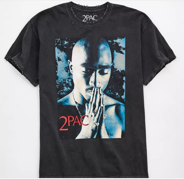 Tupac hands t-shirt