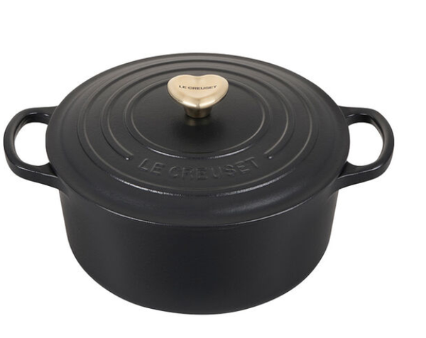 Round Dutch Oven with Light Gold Heart Knob