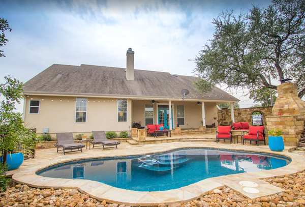 NEW! Town & Country Luxury Oasis on 6 Acres near Gruene, TX
