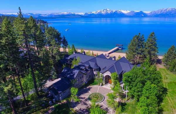 Luxury Lakefront Estate with the Grandest Views
