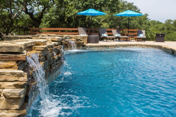 Ranch Estate With Pool and 4 Hole Golf Course! Sleeps 30 