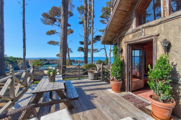 Oceanfront Cottage With Private Deck, Fire Pit And Amazing Views