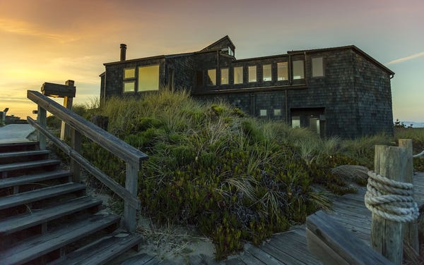 Incredibly large beach house, ocean views, and relaxation for 11!