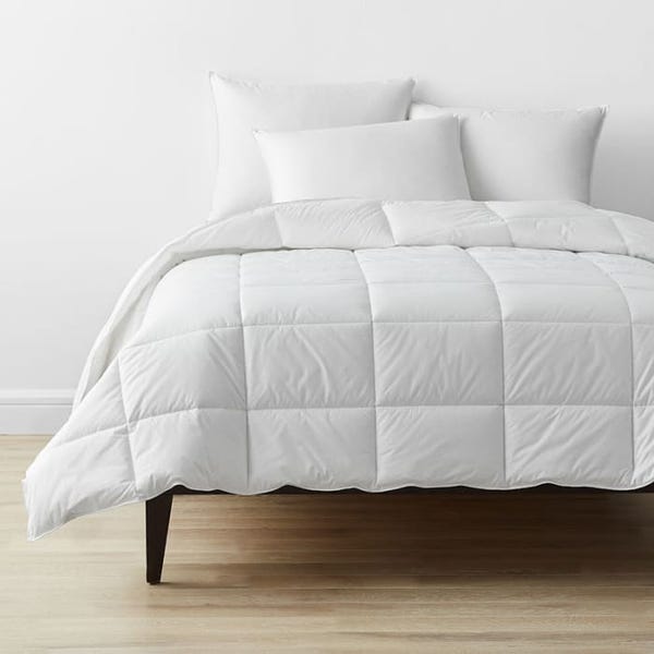 The best thin down comforters, according to Reddit users